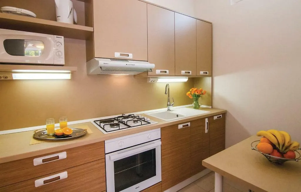 Jacuzzi And Grill Apartman Split